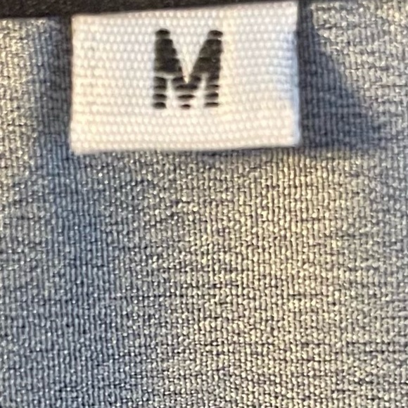 Size women’s medium flowy, versatile crane dress. - Picture 4 of 8